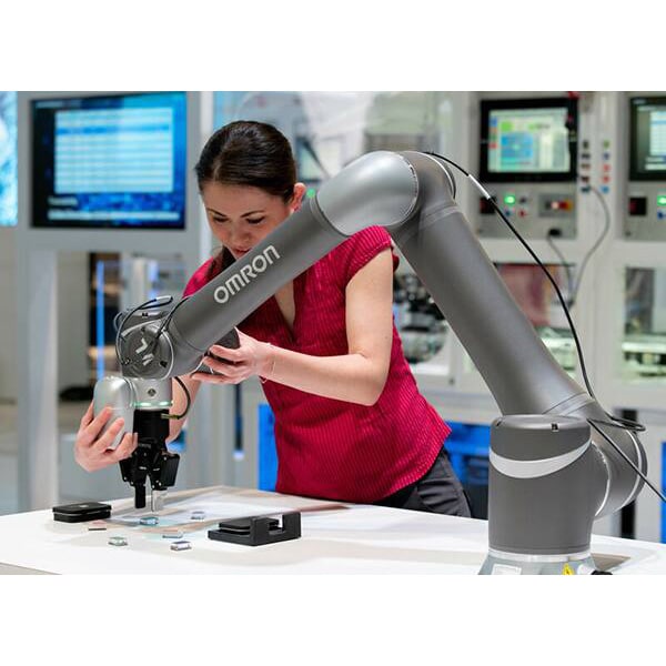 robot-cobot-omron